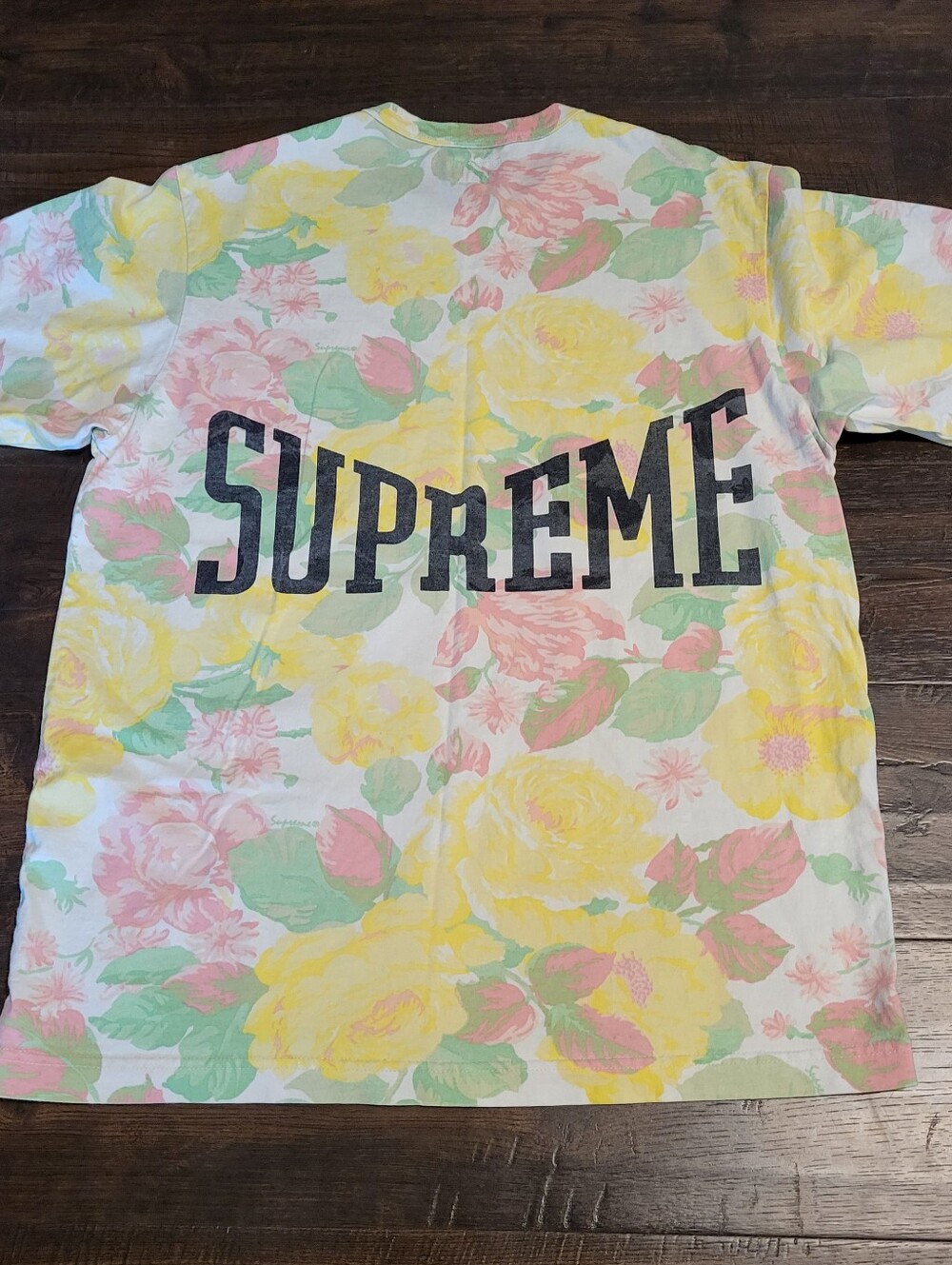 Supreme Floral Logo Short Sleeve T-Shirt Size Small Back Print Vintage Rose Past - Picture 7 of 7